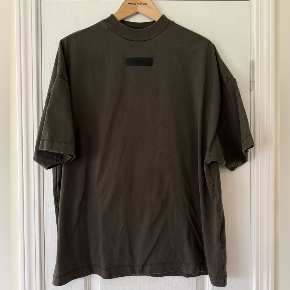 Fear of God Essentials baggy loose everyday dark brown Tee